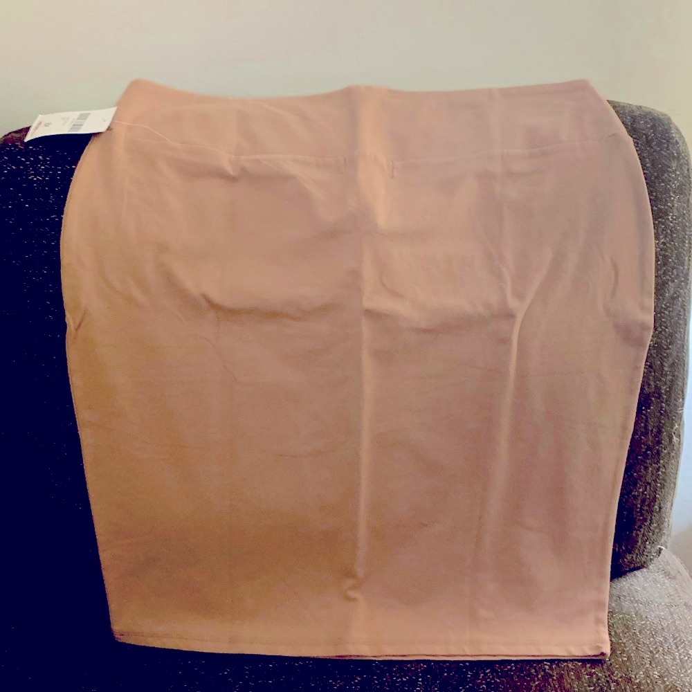 This beautiful mini skirt